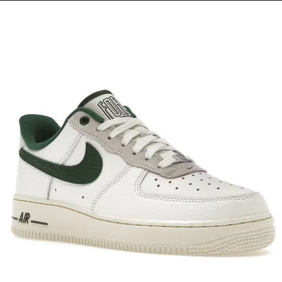 Women’s Air Force 1 - Picture 1 of 8